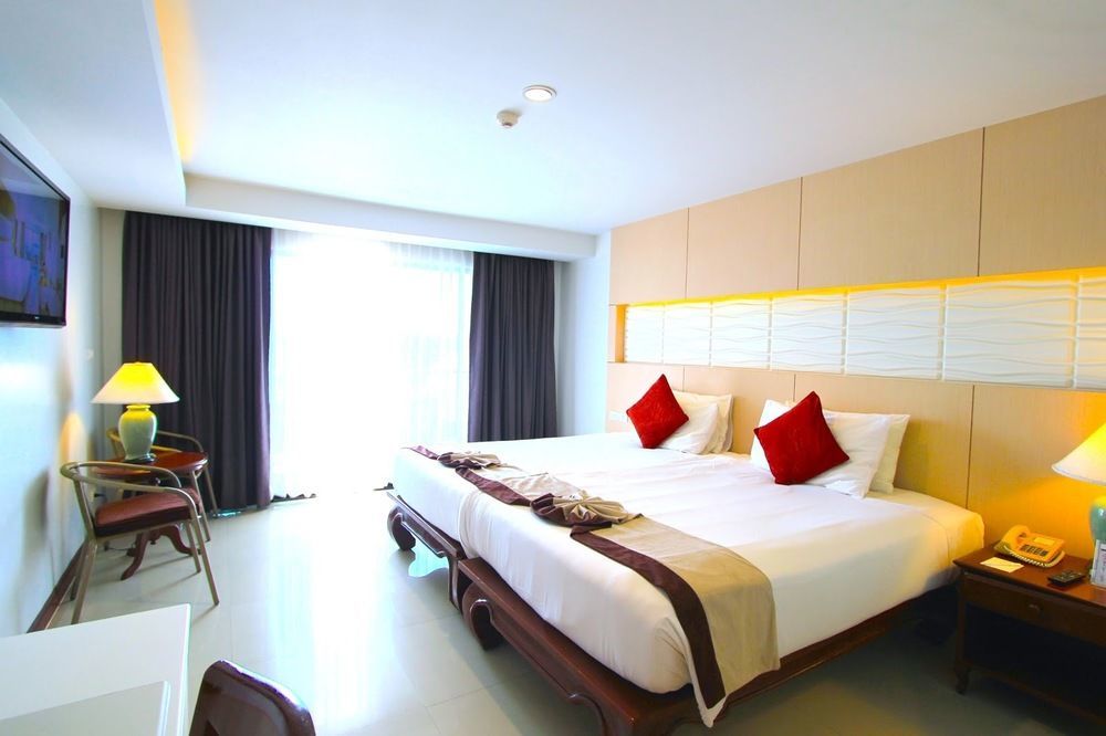 The Luxur Boutique Hotel Patong Экстерьер фото